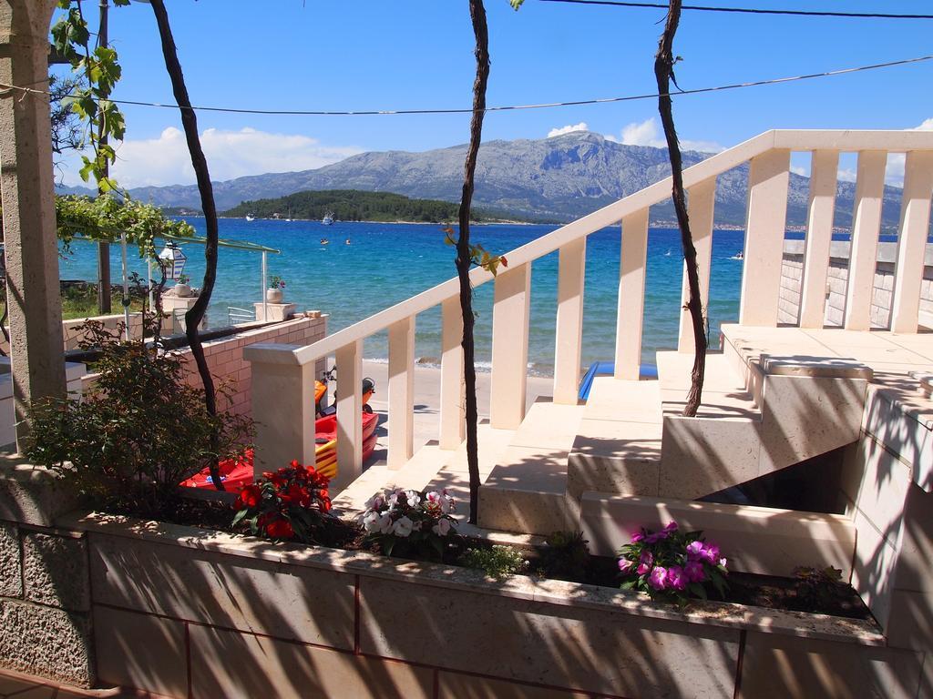 Apartments Lumbarda Beach Exterior photo